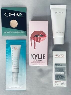 Kylie Mini Lip Kit + Samples